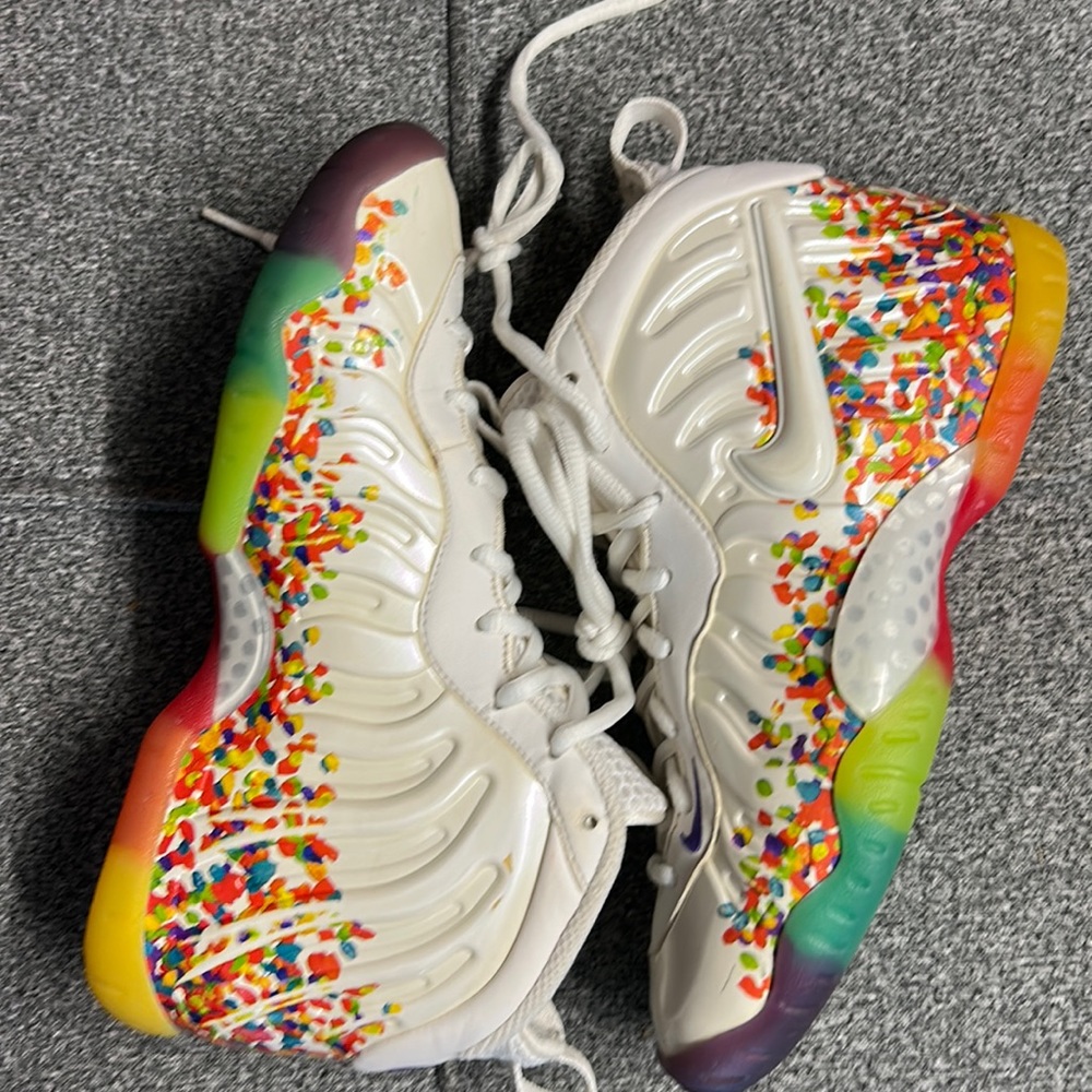 Fruity Pebble Foams Posite size 4Y used